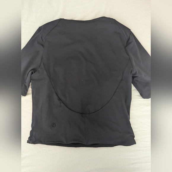Lululemon Tight Fit Lined T shirt in black - Picture 4 of 5